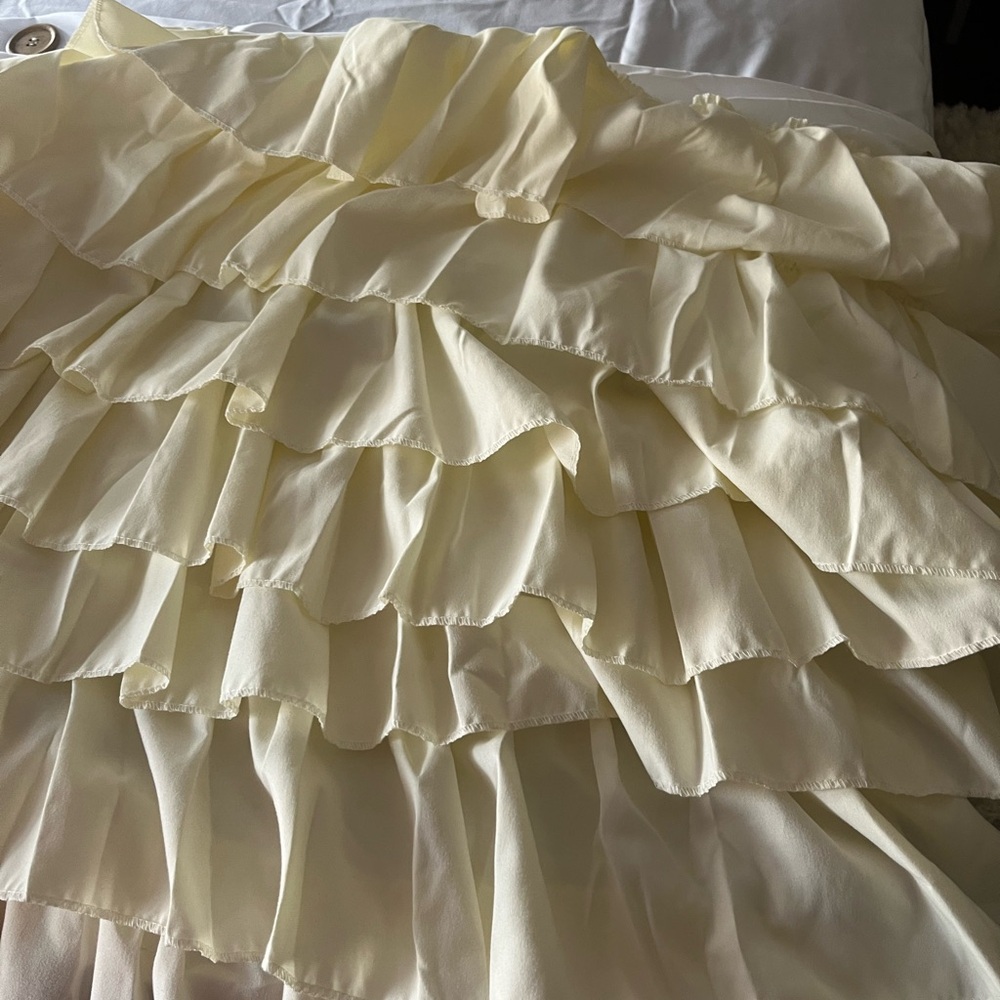 Ruffled white and yellow shower curtain - Picture 9 of 16